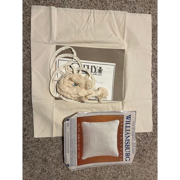 Williamsburg Candlewicking Pillow Album Quilt Tulip Folk Art #7752 - Picture 6 of 7